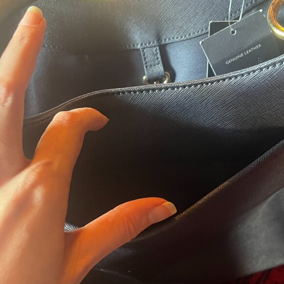 Tommy Hilfiger NWT Navy Blue Leather Tote Bag with Red and White Stripe Accents - Picture 13 of 14